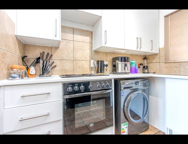 2 BEDROOM APARTMENT FOR SALE IN SUNDOWNER